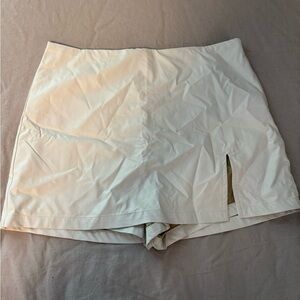 Women's Cream Shorts